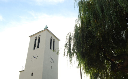 Turm der Trinitatiskirche zu Leipzig Anger-Crottendorf, Foto: Norman Jäckel Turm der Trinitatiskirche zu Leipzig Anger-Crottendorf, Foto: Norman Jäckel